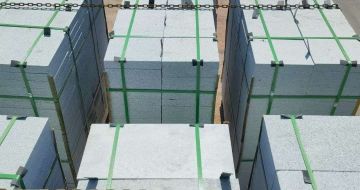 南昌 芝麻白花岗岩5公分地铺石 花岗岩厂家工厂装车日常