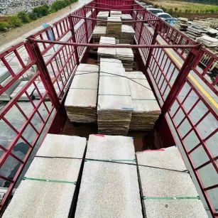 南昌 黄金麻花岗岩荔枝面，光面毛板装车完成