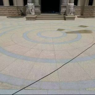 南昌 黄金麻芝麻灰花岗岩石材地铺拼接效果