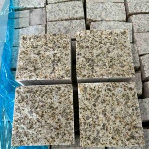 南昌 黄金麻花岗岩自然面小方块，弹石，马蹄石等