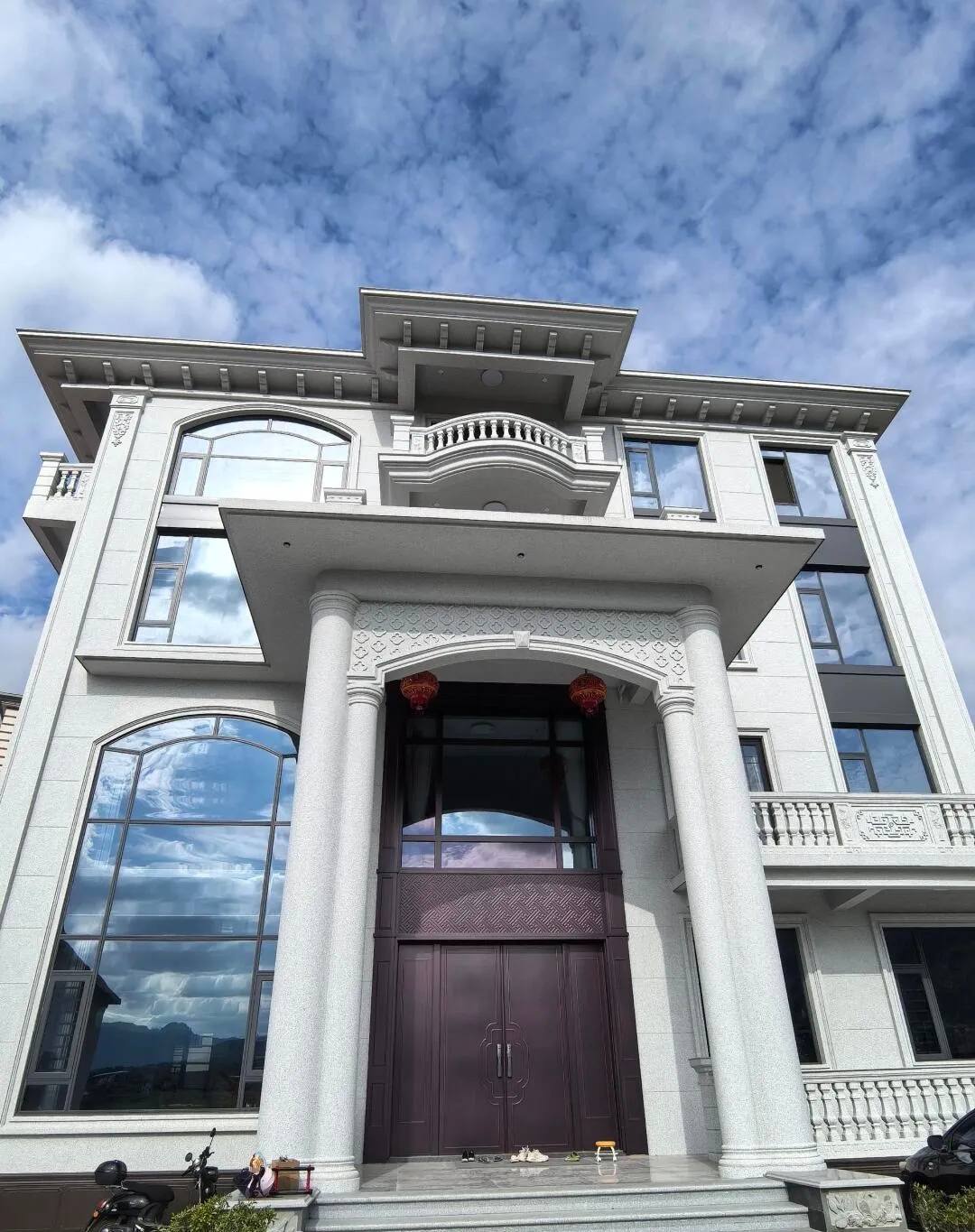 南昌白麻别墅外墙干挂石材效果示例