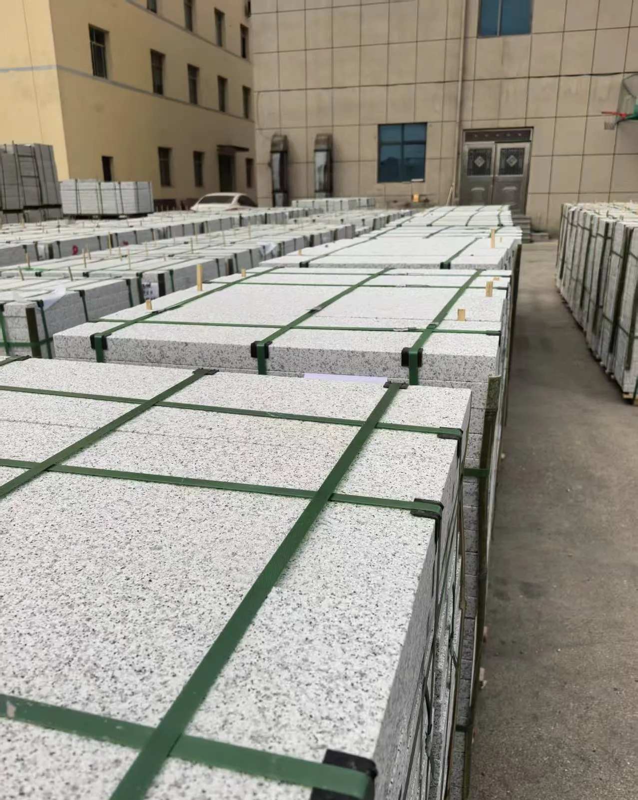 南昌 白麻花岗岩5.0公分荔枝面地铺石