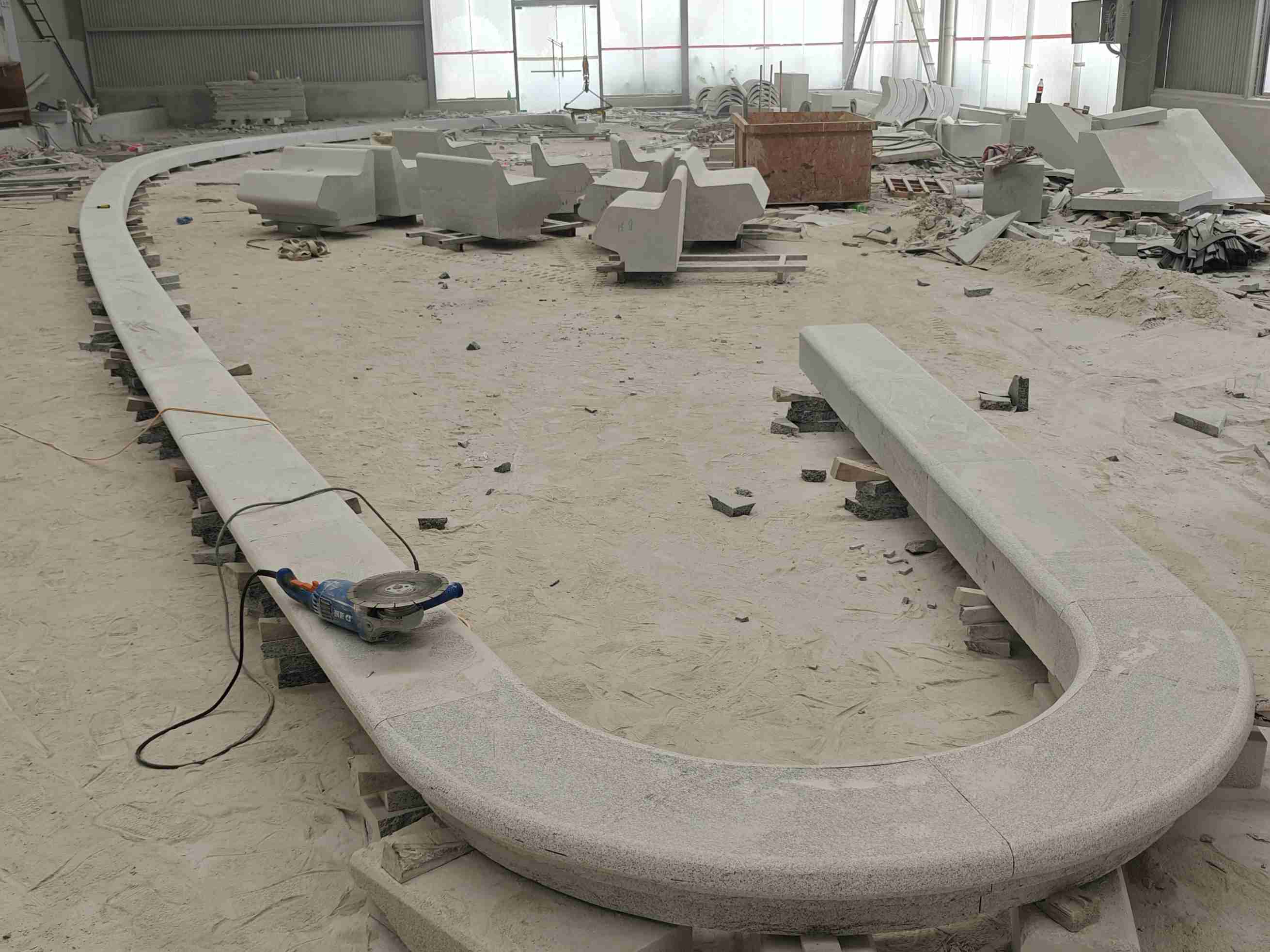 南昌 芝麻白花岗岩弧形花坛石，坐凳石