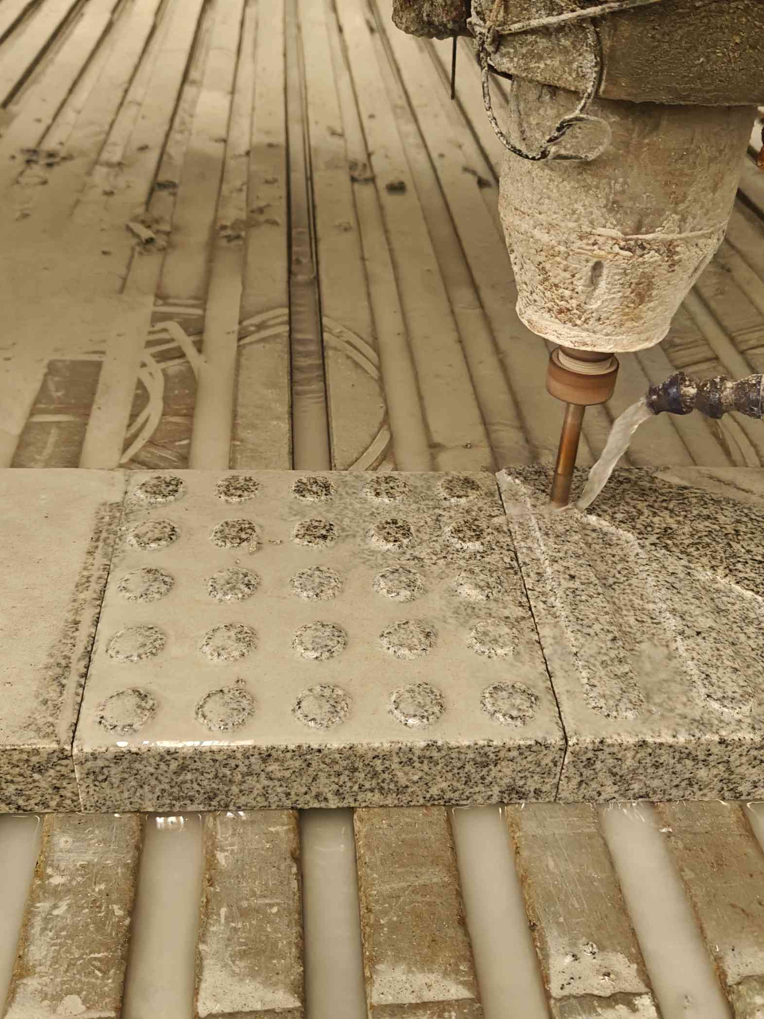 南昌 芝麻白花岗岩石材盲人石、盲道石、盲点石