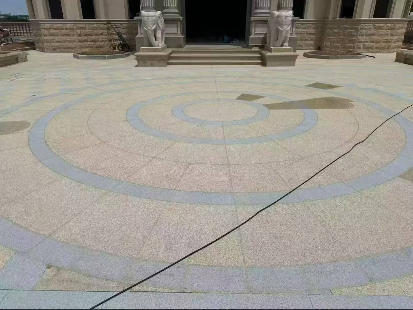 南昌 黄金麻芝麻灰花岗岩石材地铺拼接效果