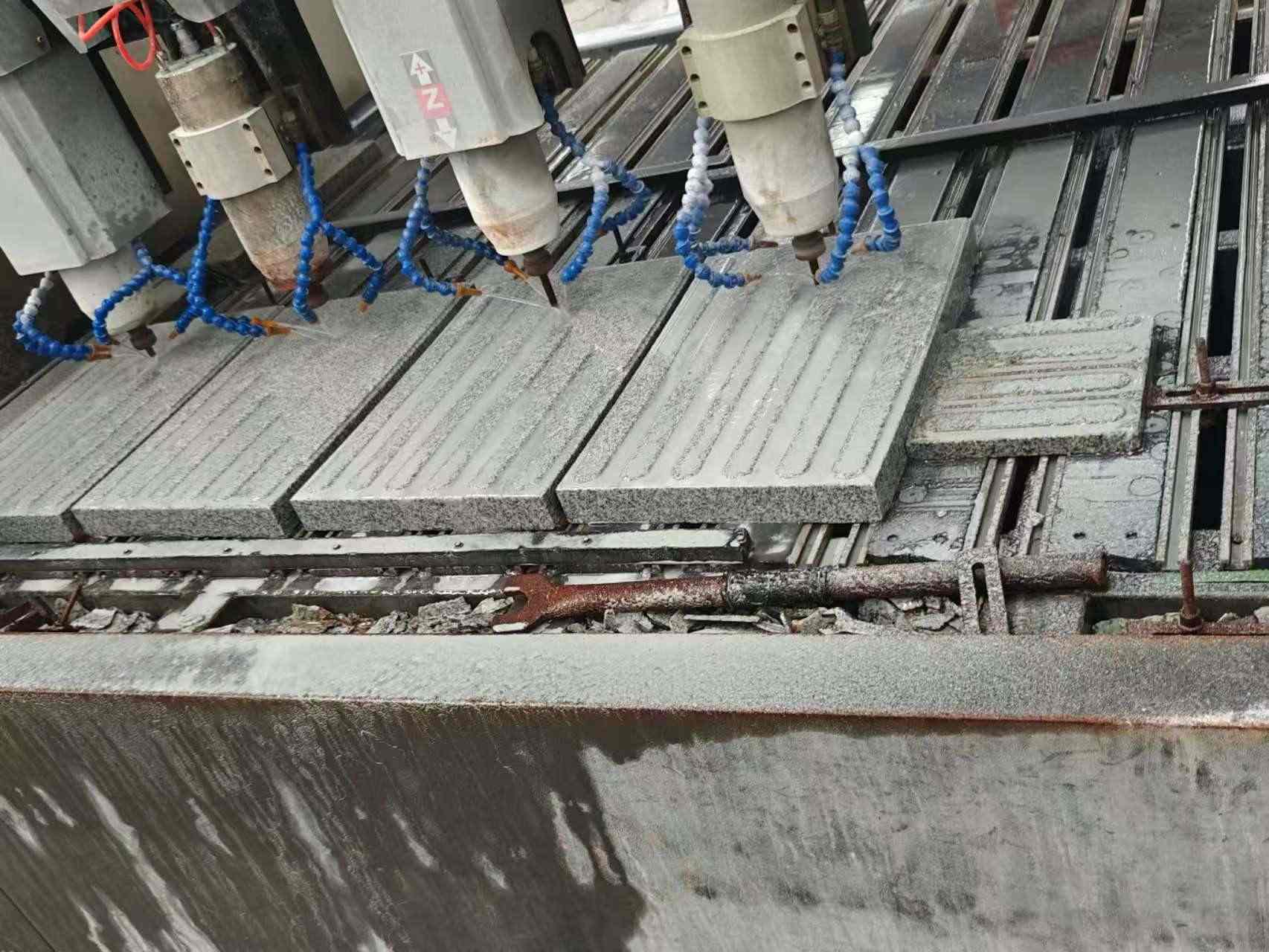 南昌 芝麻白花岗岩荔枝面盲道雕刻