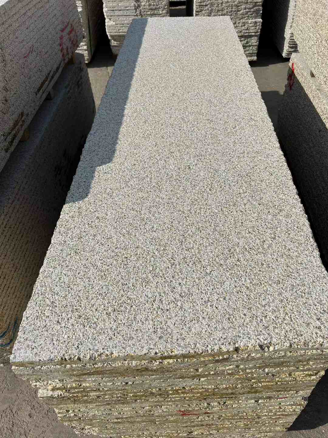 南昌 黄金麻花岗岩荔枝面毛板，半成品