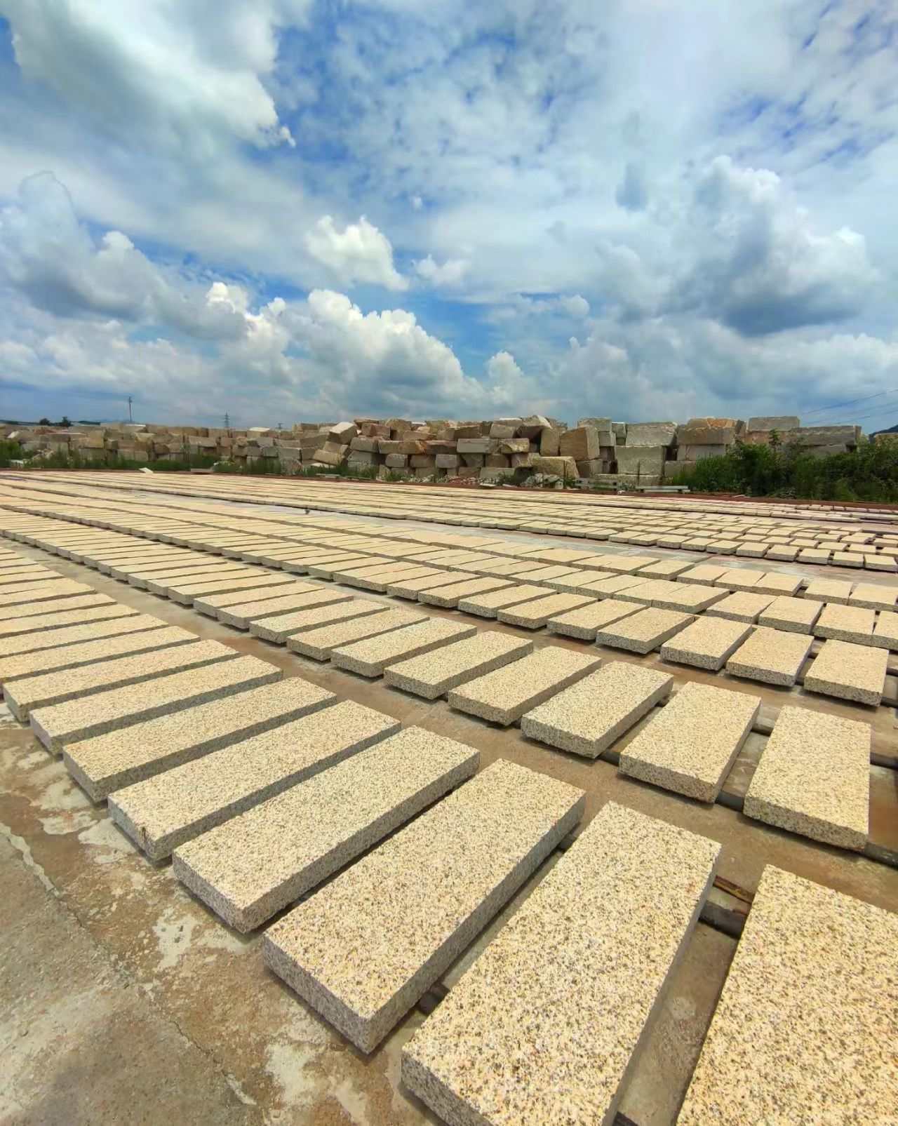 南昌 黄金麻花岗岩荔枝面地铺石防护中