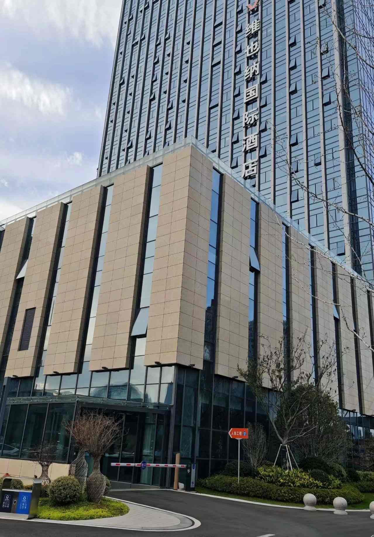 南昌 黄金麻花岗岩外墙干挂