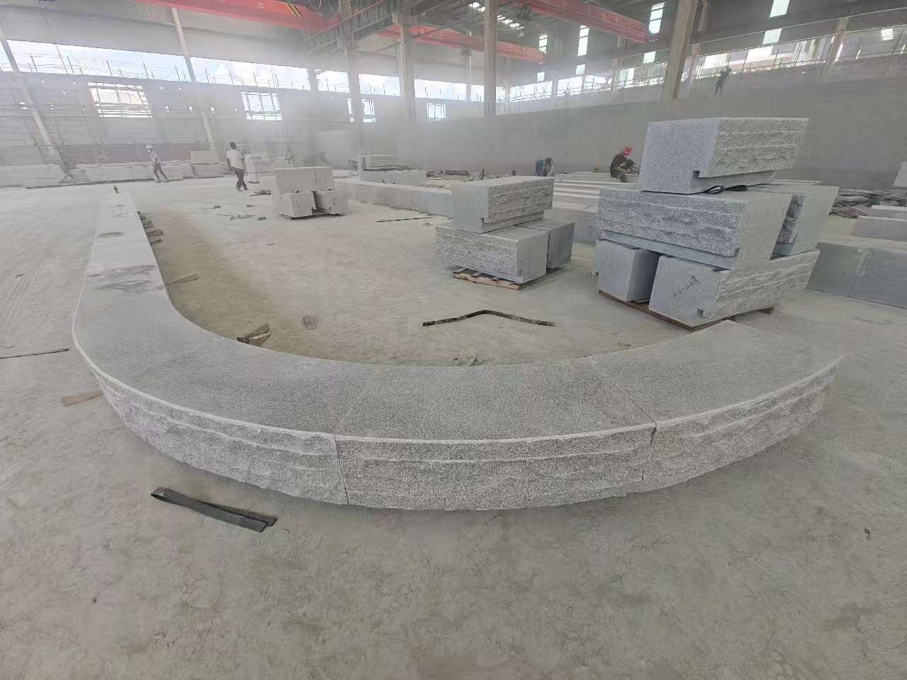 南昌 芝麻白异形坐凳，自然面光面弧形加工