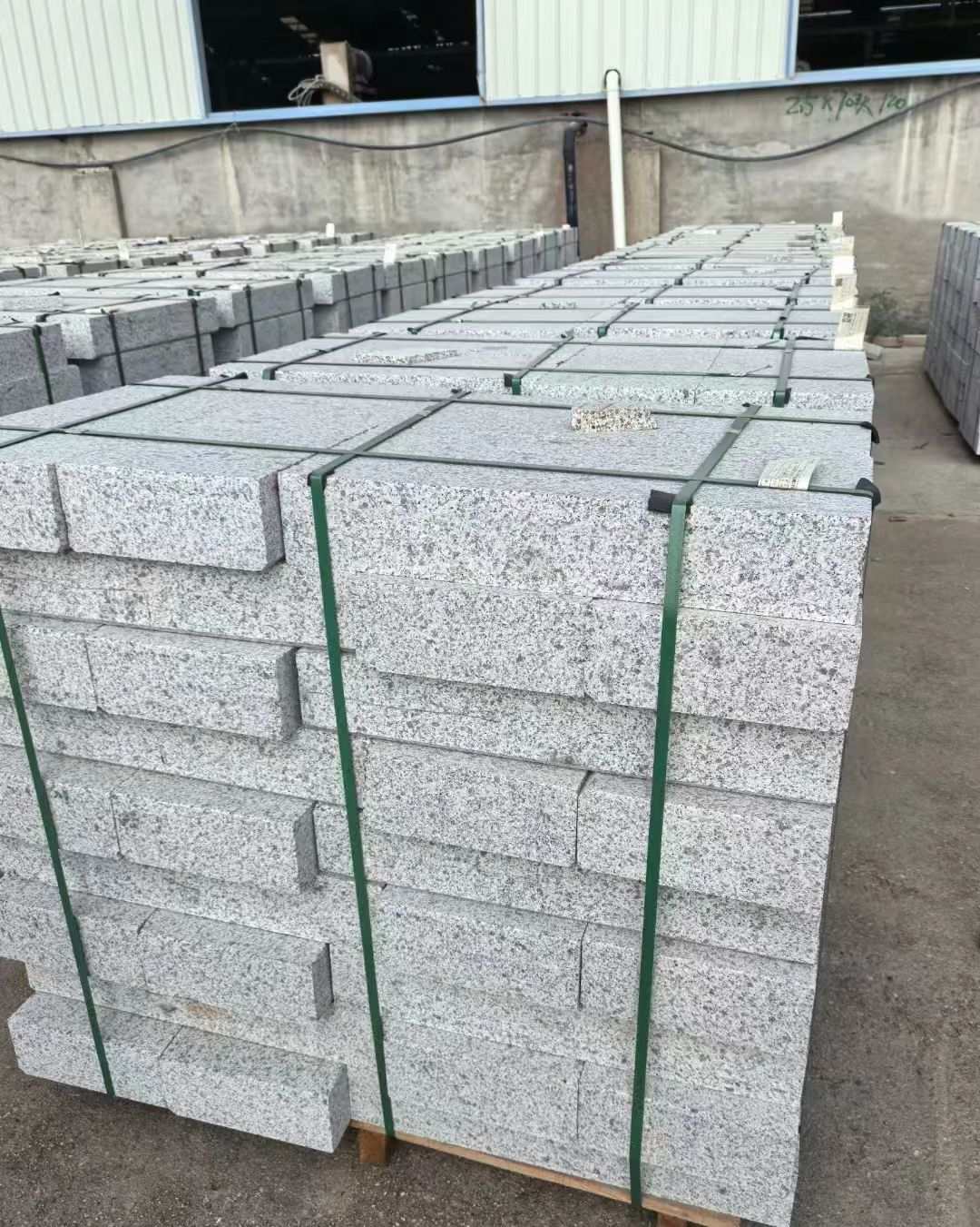 南昌 白麻花岗岩路沿石，弧形路沿石，道牙石，马路牙子，界石，路缘石，平沿石，直岩石，平缘石等