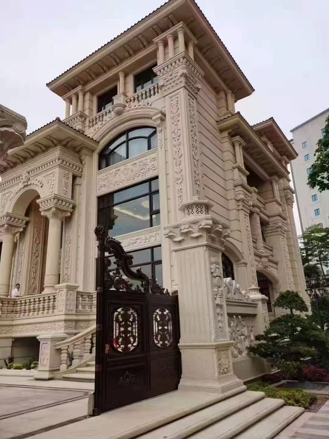 南昌 黄金麻花岗岩别墅外墙干挂效果展示