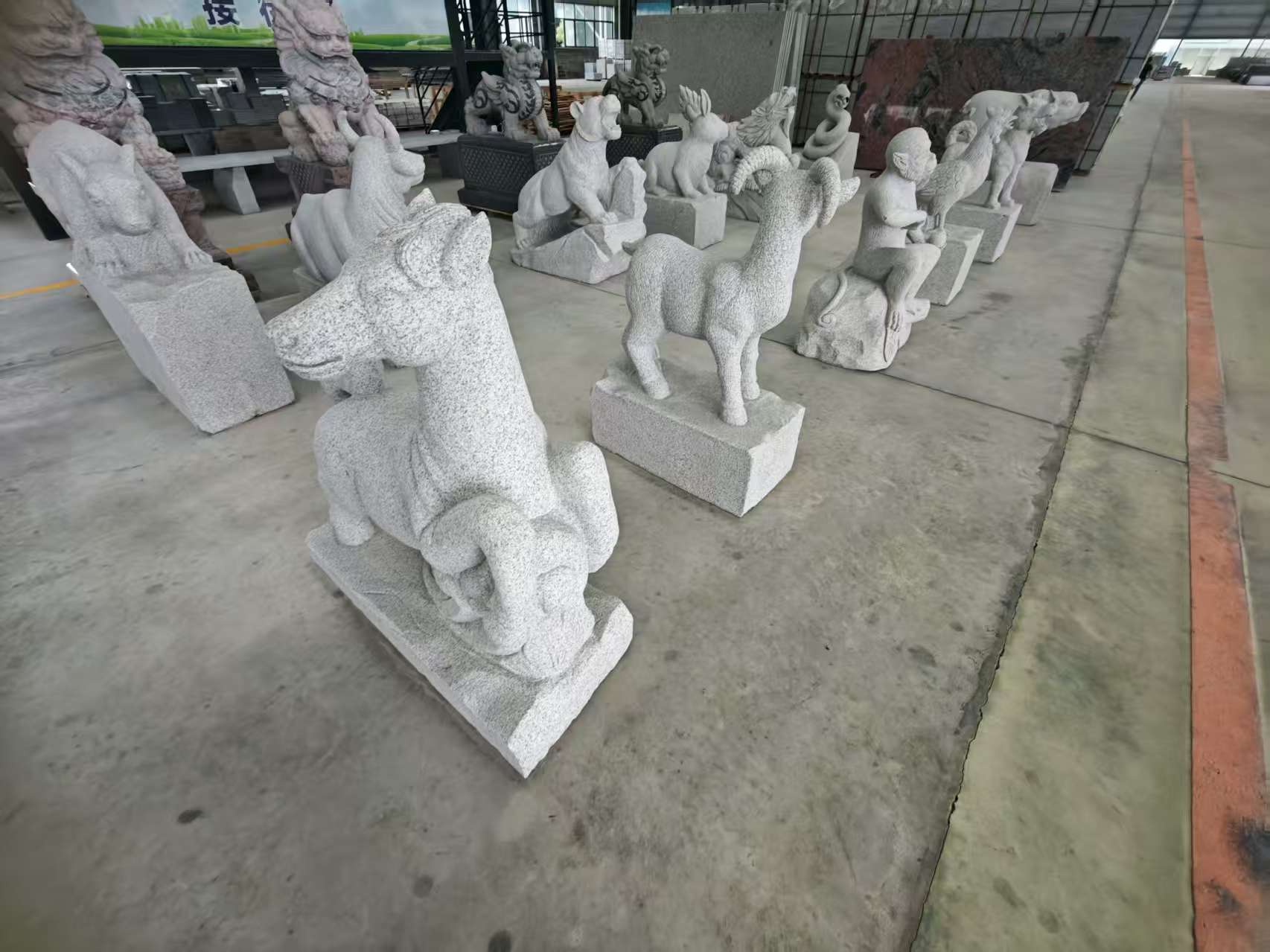 南昌 芝麻白花岗岩造型立体雕刻——十二生肖